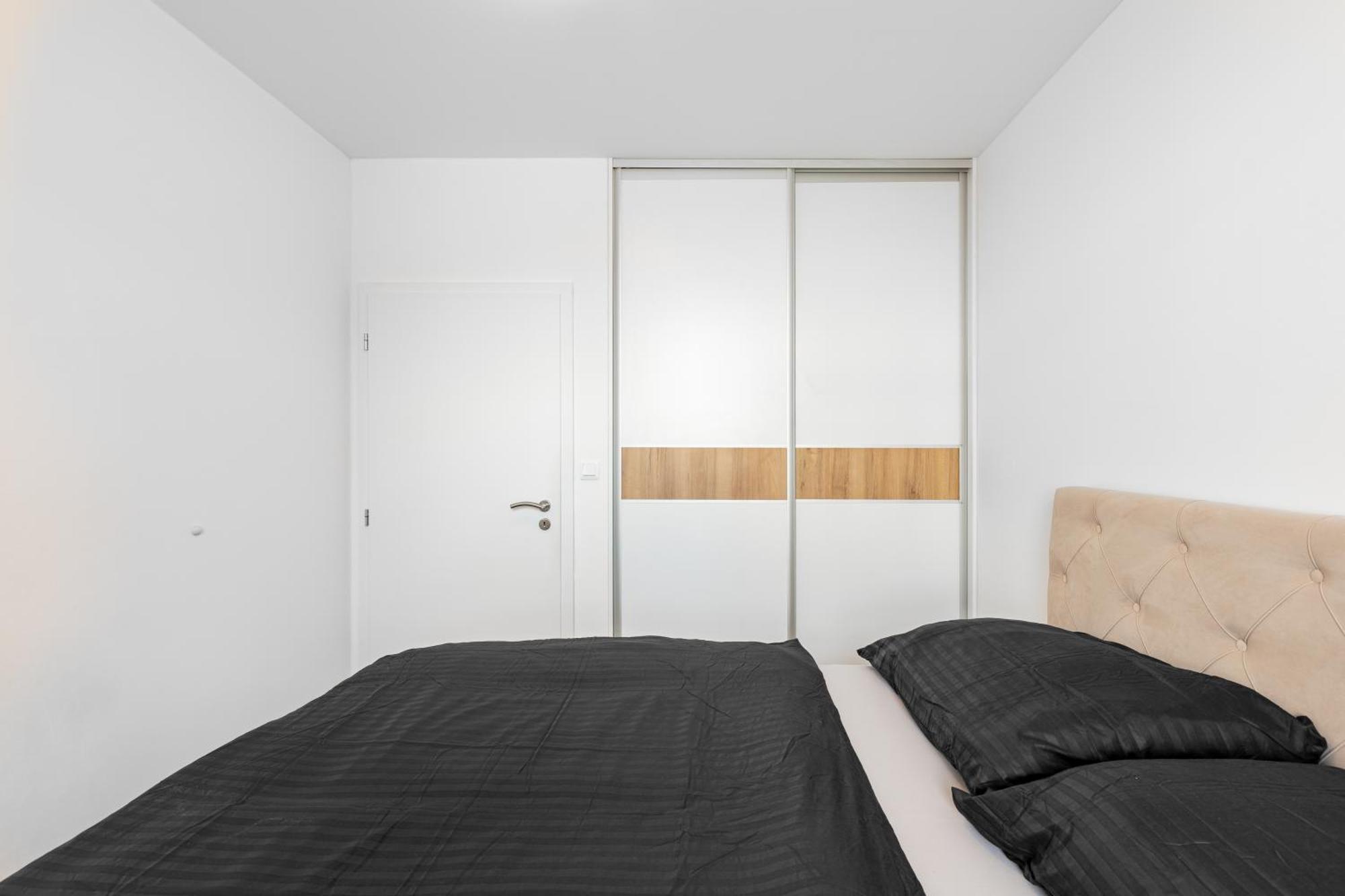 Leo Apartment - Ac & Free Parking براتسيلافا المظهر الخارجي الصورة