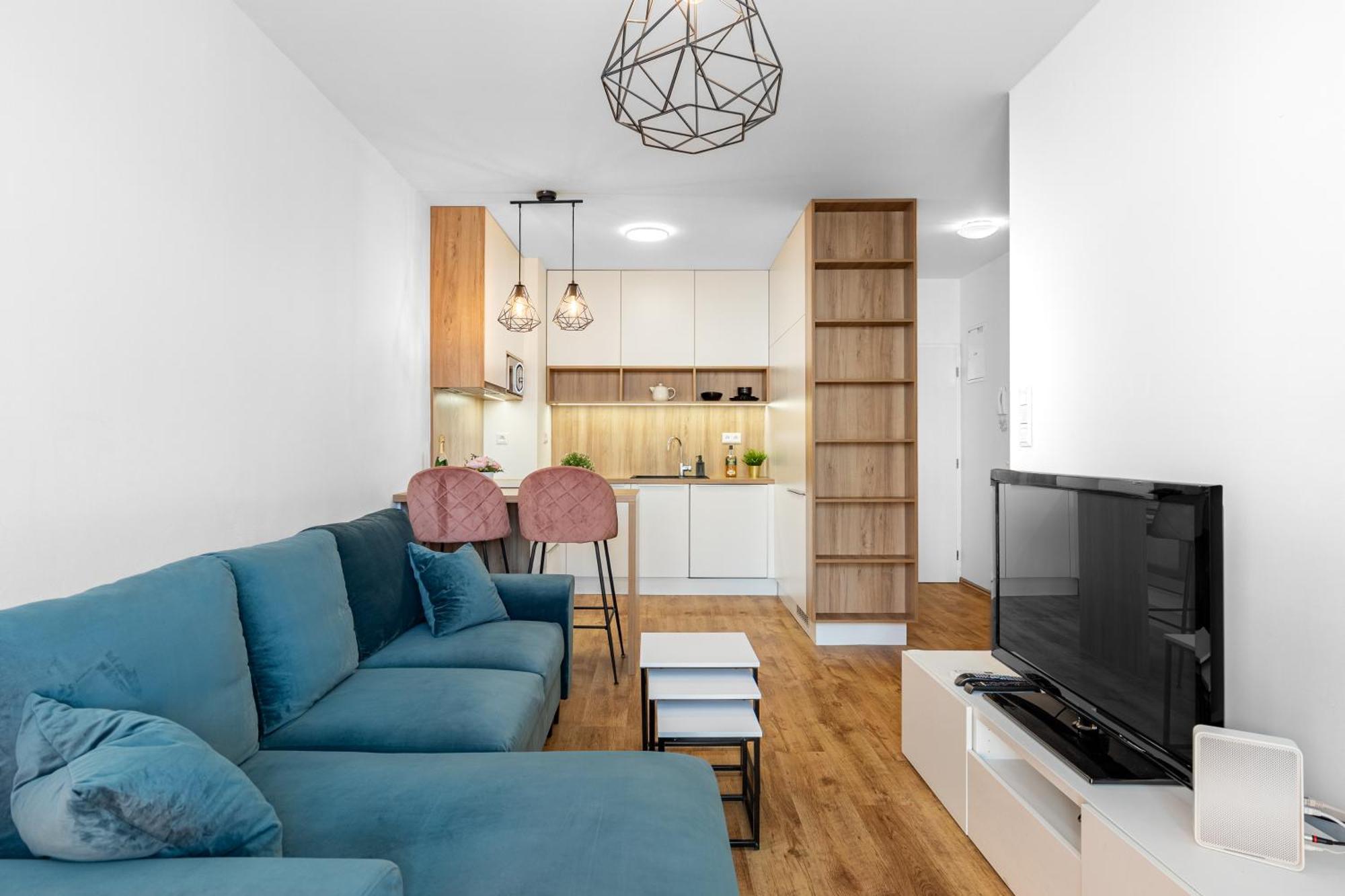 Leo Apartment - Ac & Free Parking براتسيلافا المظهر الخارجي الصورة